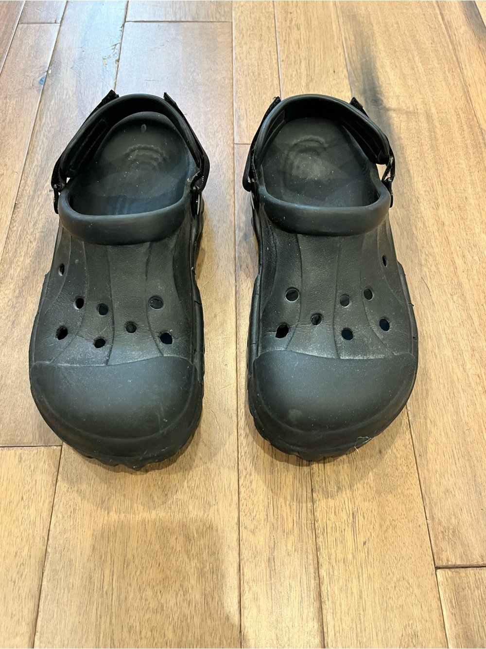 CROCS Men's Black Water-Friendly Slip-On Clogs with Heel Strap